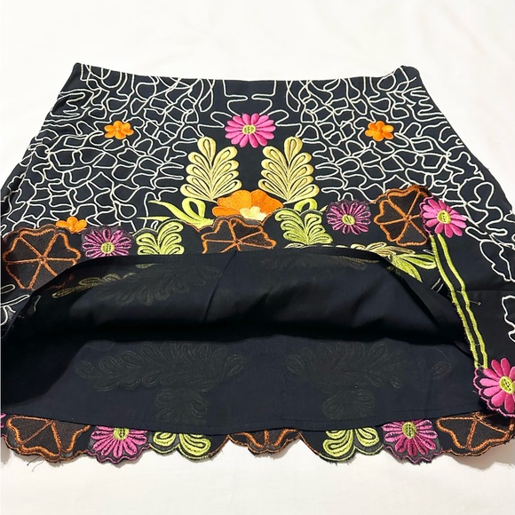 PSNY By Saman Petite Embroid Skirt, Fully Lined, Side-Zip, Black Multicolor- 12P - Picture 4 of 16